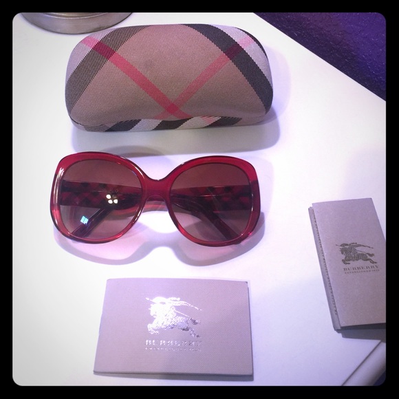 AUTHENTIC Burberry sunglasses!