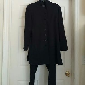 Beautiful womens two piece suit size 14