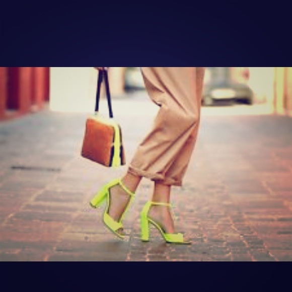 ZARA yellow  block heels, size 39 Rare!