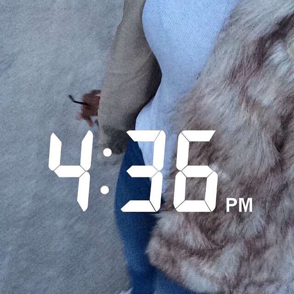 ✨ Faux Fur Vest ✨ - Picture 2 of 4