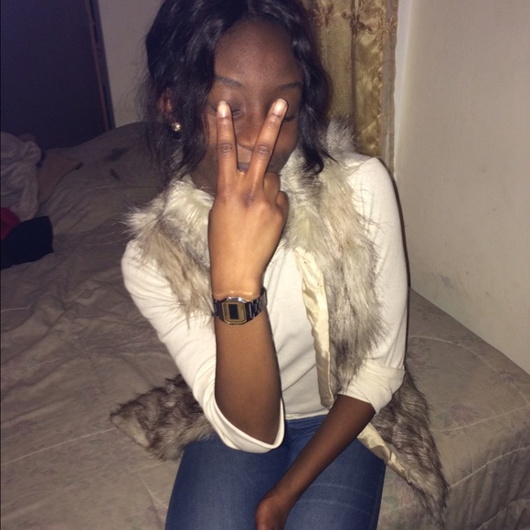 ✨ Faux Fur Vest ✨ - Picture 4 of 4