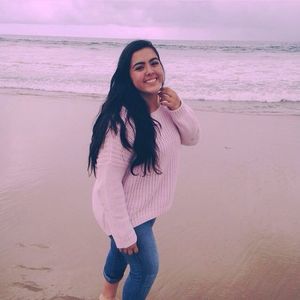 Meet your Posher, Naima