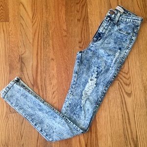 distressed high waisted skinny jeans 💙