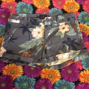 American eagle Hawaiian shorts