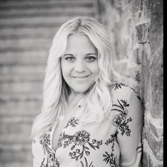 Meet your Posher, Gina