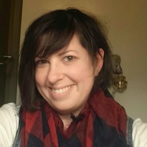 Meet your posher Leah