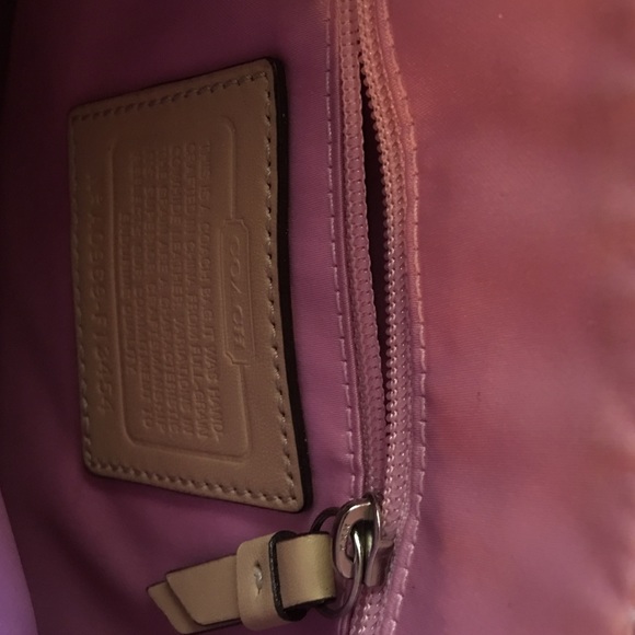 Gorgeous Coach leather mini shoulder bag - Picture 4 of 4