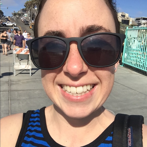 Meet your Posher, Lisa - Picture 1 of 1