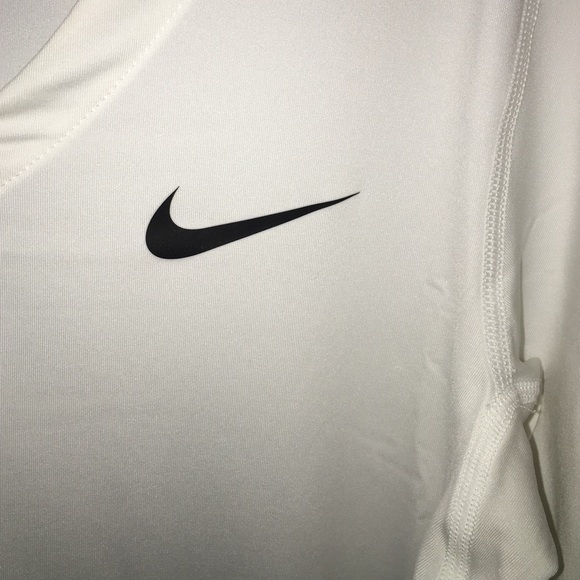 Nike pro long sleeve active top