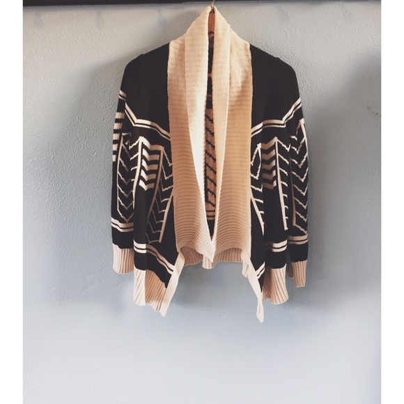 Modern // Black & Cream Sweater