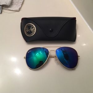 Blue aviator ray bans