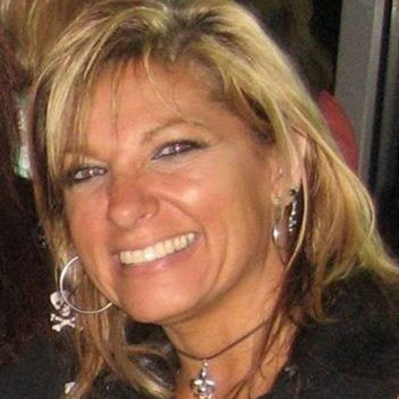 Meet your Posher, Dee - Picture 1 of 1