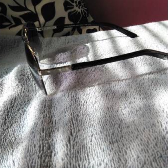 Louis Vuitton Sunglasses - Picture 3 of 4