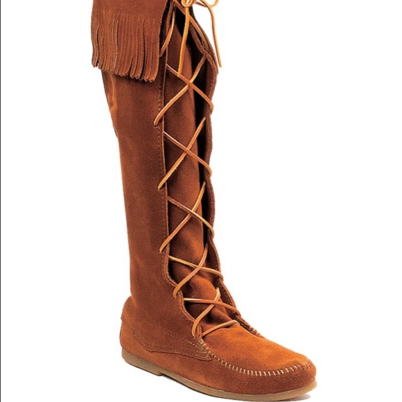 Minnetonka moccasin lace up boot