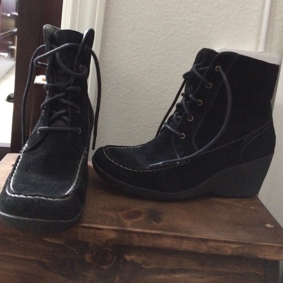 Hush Puppies. Suede and leather. Size 8