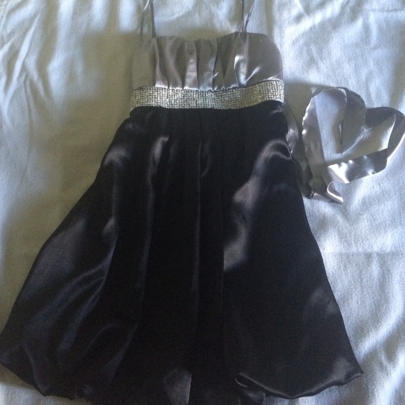 Shimmery waistband dress