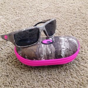 580p camo Fantail Costa sunglasses