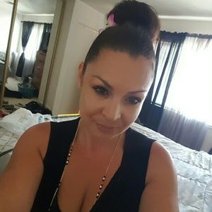 Meet your Posher, Carla