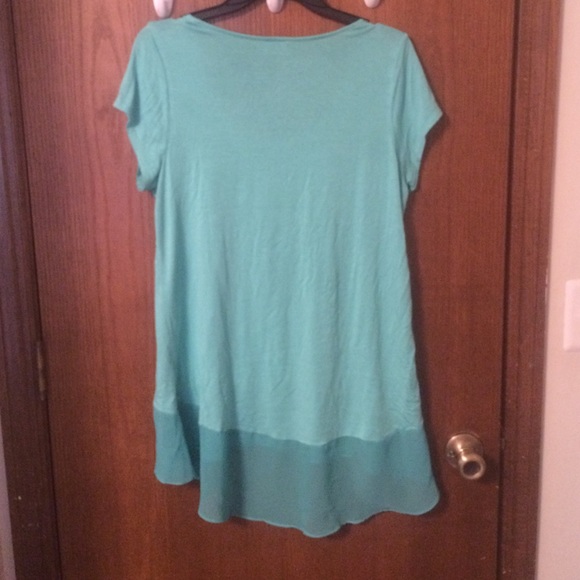 Turquoise blouse - Picture 2 of 3