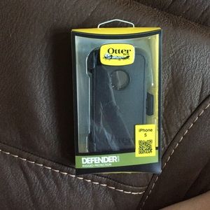 2 black  otterboxes