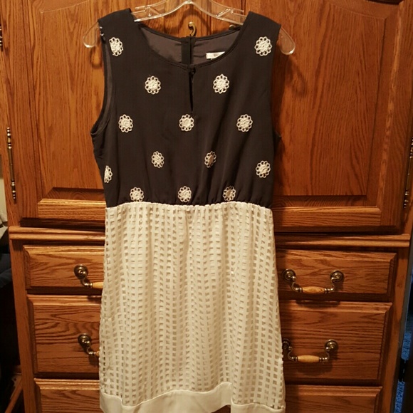 Sleeveless dress