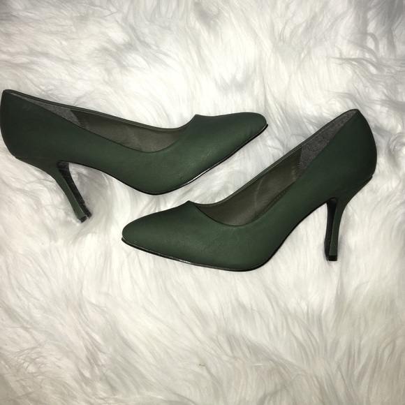 Green pumps