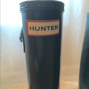Used black gloss huntress rain boots (wide calf )