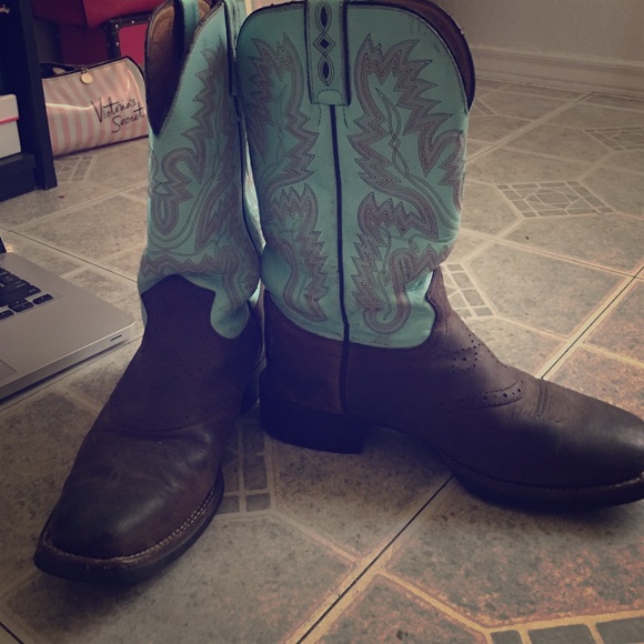 Cute Justin cowboy boots