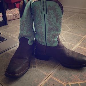 Cute Justin cowboy boots