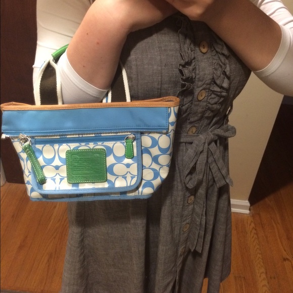 LIKE NEW! Coach Mini Hampton Weekend Tote Handbag - Picture 4 of 4