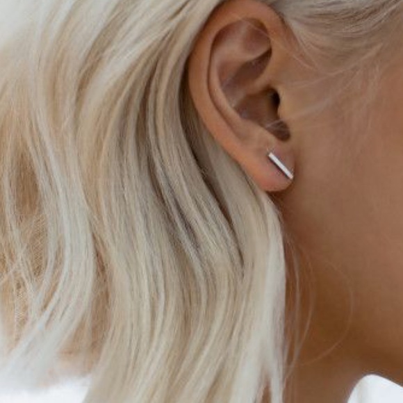 💕New minimalist bar earrings 💕 - Picture 2 of 2