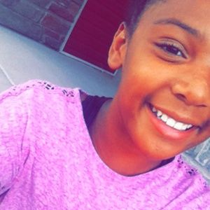 Meet your Posher, Kendra