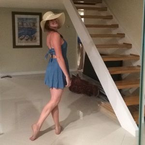 Meet your Posher, Ellie