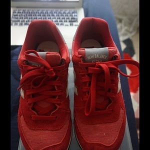 Red NB 574 sneakers