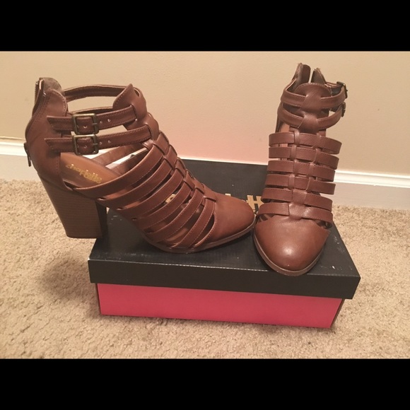Heeled open bootie