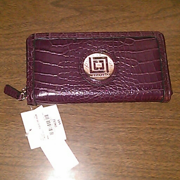 zip around wallet