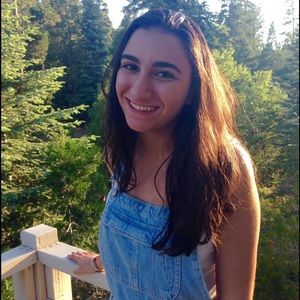 Meet your Posher, Lauren