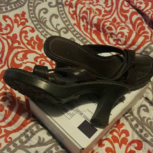 Heels - Picture 2 of 2