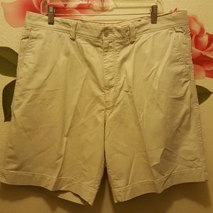 Mens shorts by Tommy Bahama size 38