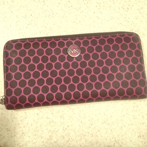 Authentic purple Kiki dot Michael Kors wallet
