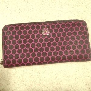 Authentic purple Kiki dot Michael Kors wallet