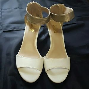9 & co. White sandals