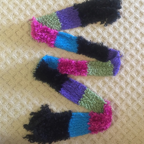 multicolored scarf - Picture 3 of 3