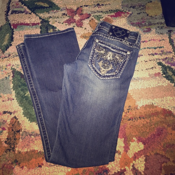 Size 27 Miss Me Signature-Rise, Bootcut 34" inseam