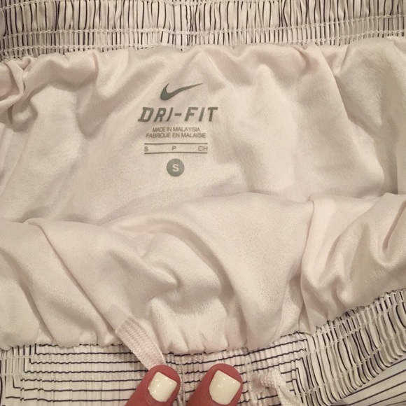 Size Small White Stripe Nike Tempo Short - Picture 2 of 4