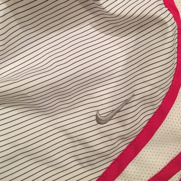 Size Small White Stripe Nike Tempo Short - Picture 3 of 4