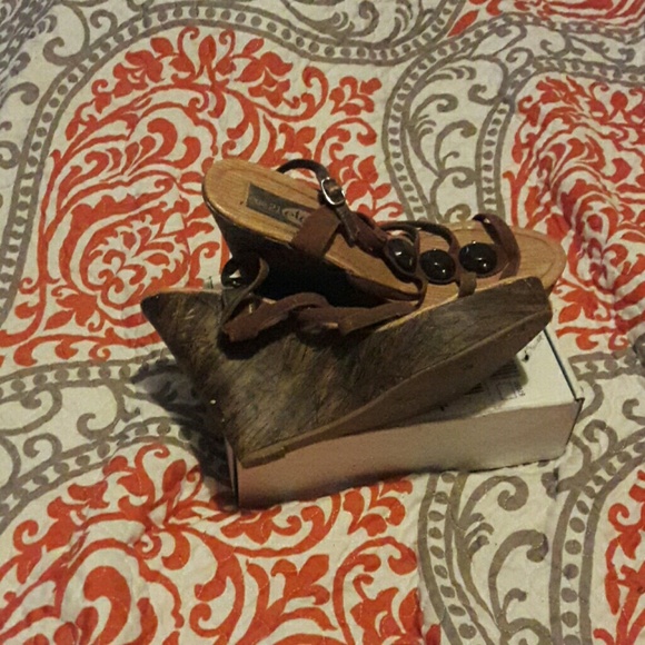 Wedge sandals - Picture 2 of 2