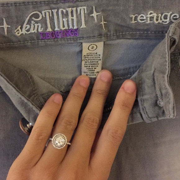 Jeans - Picture 2 of 3