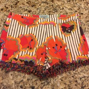 Adorable shorts, that's what!