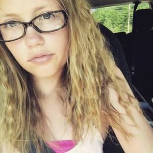 Meet your Posher, Isabelle